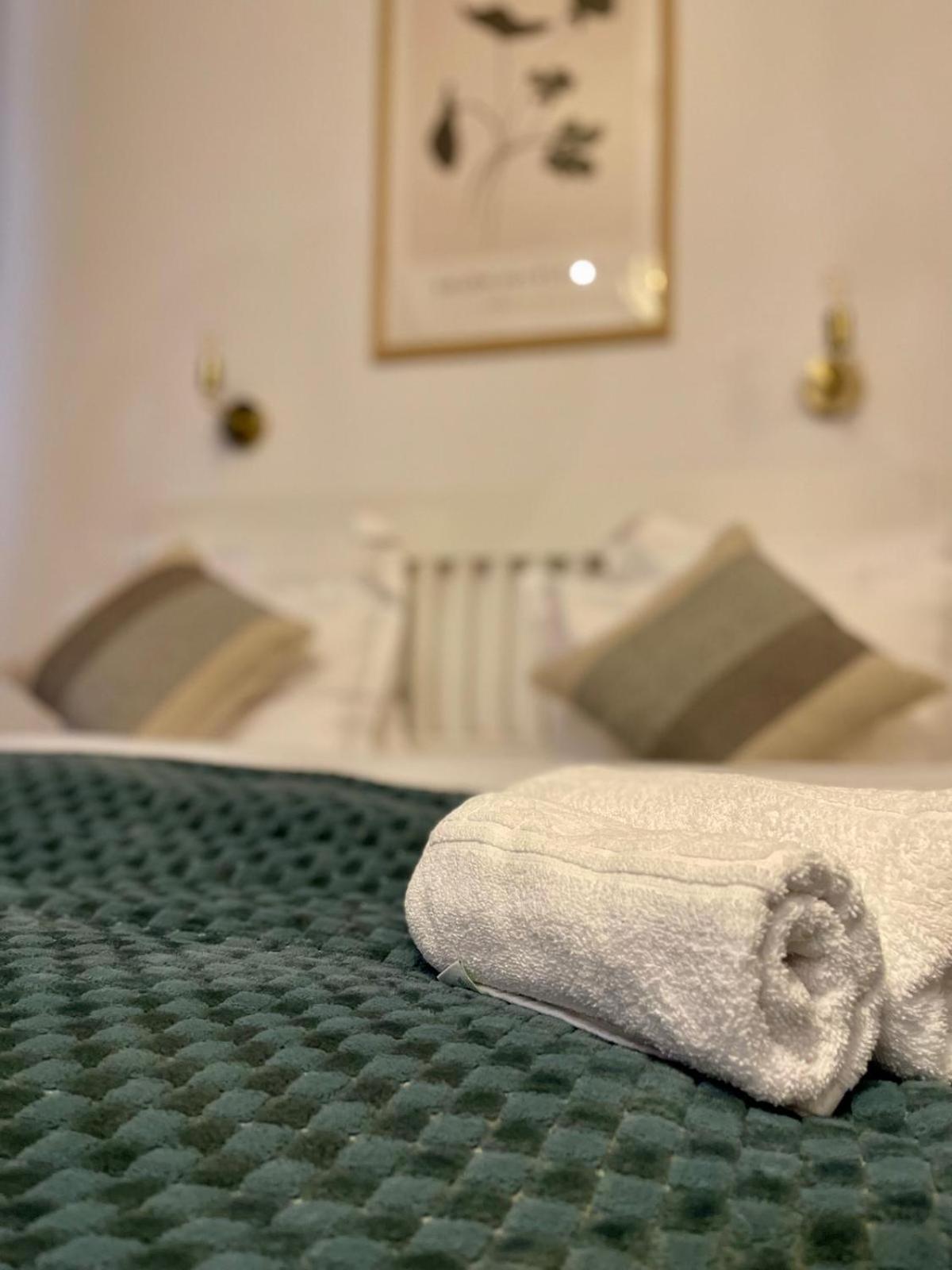 Old Town Jacuzzi Studio Bucureşti Ngoại thất bức ảnh